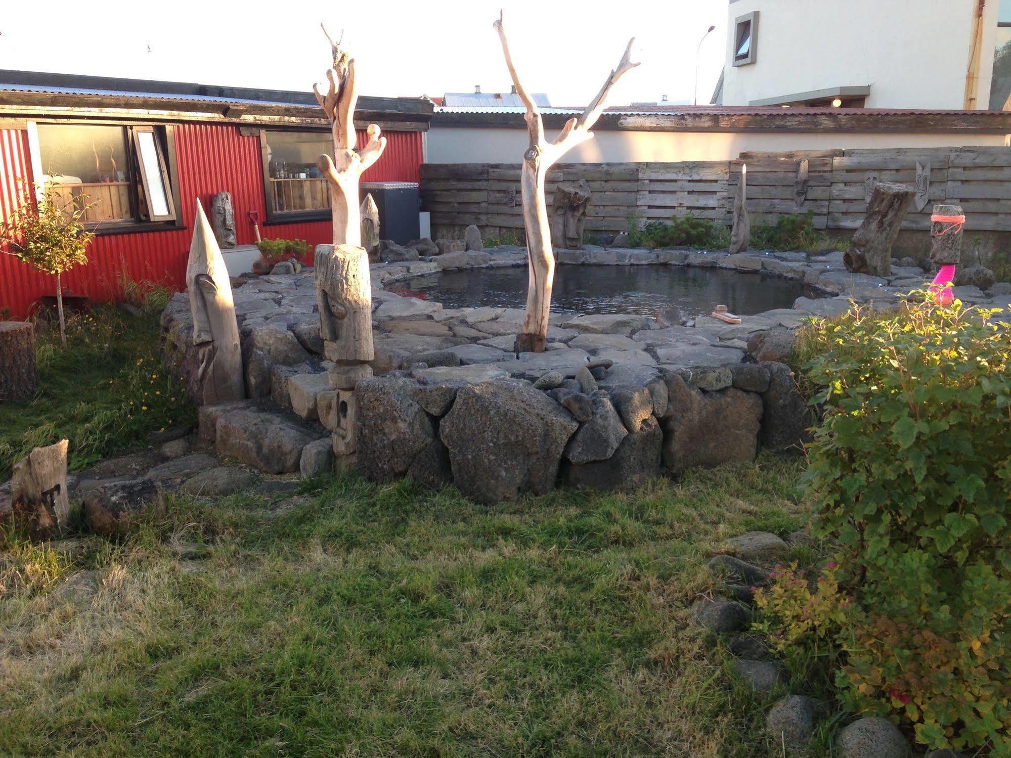 Guesthouse 1X6 Keflavík Exteriör bild